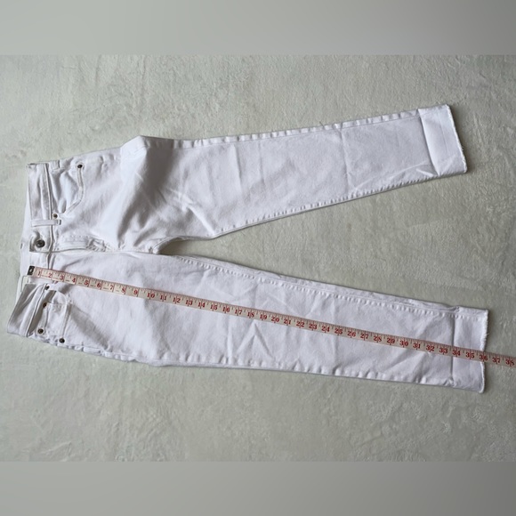 GAP Denim Girlfriend Mid Rise Jeans (NWOT) - Picture 10 of 12